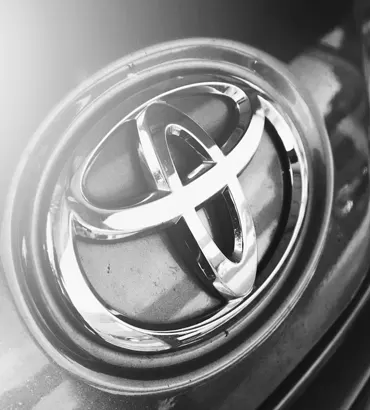 TOYOTA SIGUE A LA CABEZA